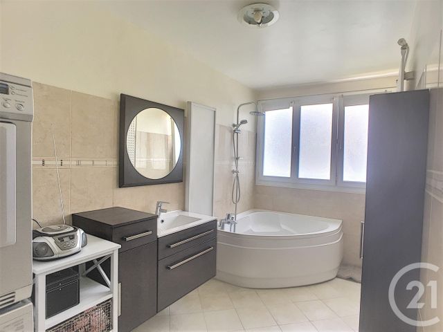 Appartement F3 à vendre - 4 pièces - 91.19 m2 - COMPIEGNE - 60 - PICARDIE - Century 21 Infinity Appartement F3 à vendre - 4 pièces - 91.19 m2 - COMPIEGNE - 60 - PICARDIE - Century 21 Infinity