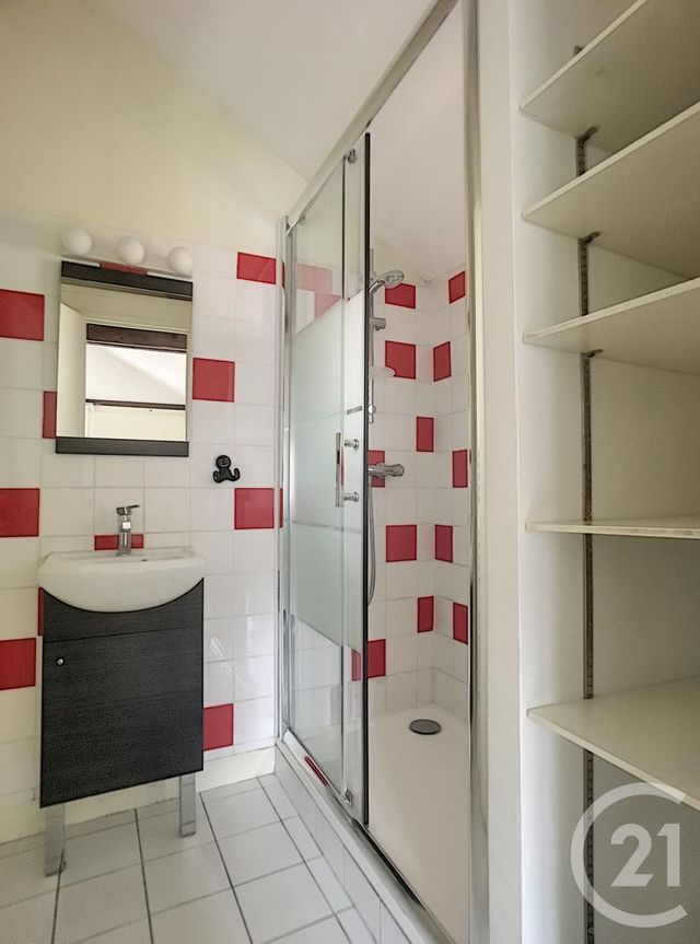Appartement F2 à vendre - 2 pièces - 41.96 m2 - COMPIEGNE - 60 - PICARDIE - Century 21 Infinity Appartement F2 à vendre - 2 pièces - 41.96 m2 - COMPIEGNE - 60 - PICARDIE - Century 21 Infinity