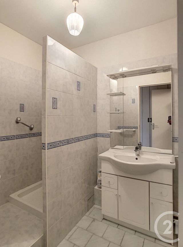 Appartement F3 à vendre - 3 pièces - 71.43 m2 - COMPIEGNE - 60 - PICARDIE - Century 21 Infinity Appartement F3 à vendre - 3 pièces - 71.43 m2 - COMPIEGNE - 60 - PICARDIE - Century 21 Infinity