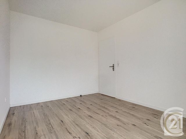 Appartement F2 à louer - 2 pièces - 42.27 m2 - MARGNY LES COMPIEGNE - 60 - PICARDIE - Century 21 Infinity Appartement F2 à louer - 2 pièces - 42.27 m2 - MARGNY LES COMPIEGNE - 60 - PICARDIE - Century 21 Infinity
