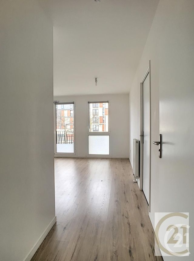 Appartement F2 à louer - 2 pièces - 42.27 m2 - MARGNY LES COMPIEGNE - 60 - PICARDIE - Century 21 Infinity Appartement F2 à louer - 2 pièces - 42.27 m2 - MARGNY LES COMPIEGNE - 60 - PICARDIE - Century 21 Infinity
