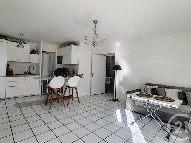 Appartement F2 à vendre - 2 pièces - 55.0 m2 - MARGNY LES COMPIEGNE - 60 - PICARDIE - Century 21 Infinity Appartement F2 à vendre - 2 pièces - 55.0 m2 - MARGNY LES COMPIEGNE - 60 - PICARDIE - Century 21 Infinity