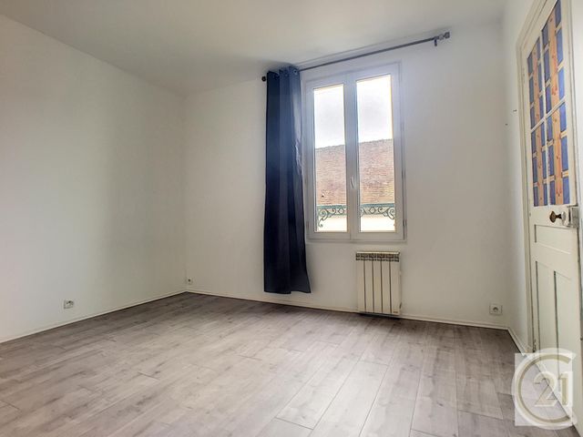Appartement F2 à louer - 2 pièces - 31.33 m2 - MARGNY LES COMPIEGNE - 60 - PICARDIE - Century 21 Infinity Appartement F2 à louer - 2 pièces - 31.33 m2 - MARGNY LES COMPIEGNE - 60 - PICARDIE - Century 21 Infinity