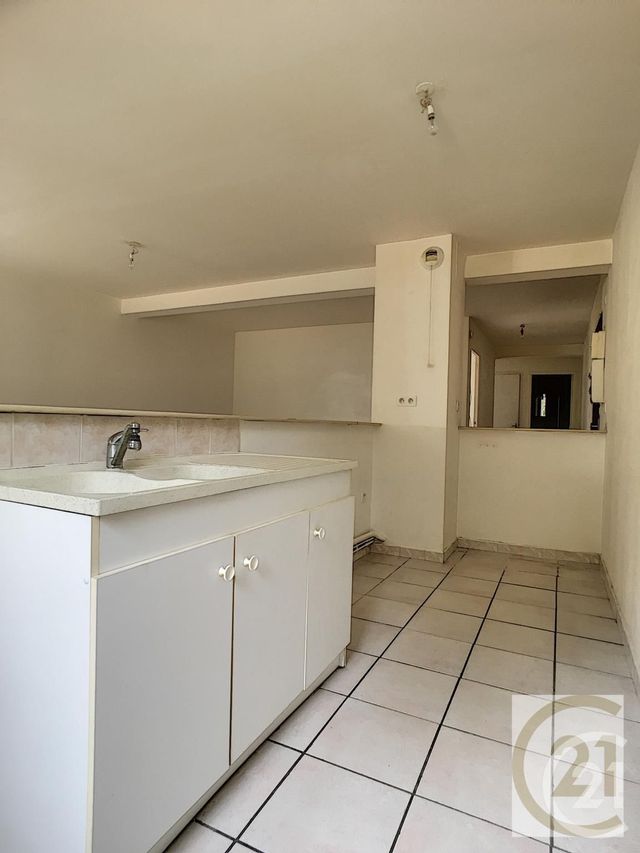 Afficher la photo en grand Appartement F3 à louer - 3 pièces - 67.0 m2 - MONCHY HUMIERES - 60 - PICARDIE - Century 21 Infinity