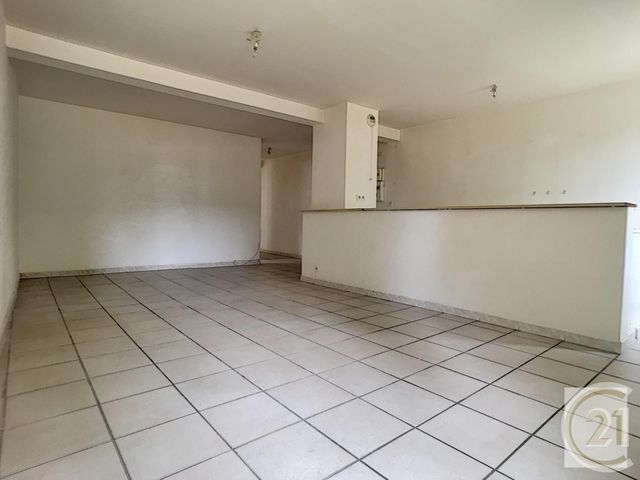 Afficher la photo en grand Appartement F3 à louer - 3 pièces - 67.0 m2 - MONCHY HUMIERES - 60 - PICARDIE - Century 21 Infinity