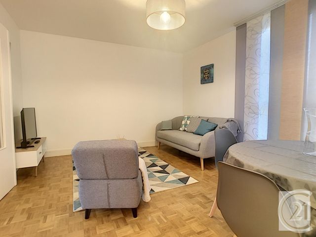 Afficher la photo en grand Chambre à louer - 1 pièce - 9.78 m2 - COMPIEGNE - 60 - PICARDIE - Century 21 Infinity