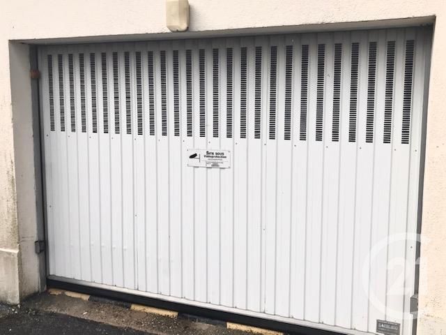 Afficher la photo en grand parking à louer - 12.0 m2 - COMPIEGNE - 60 - PICARDIE - Century 21 Infinity