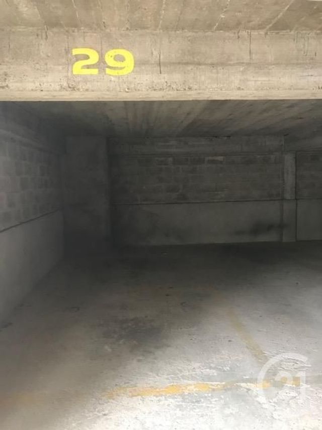 Afficher la photo en grand parking à louer - 12.0 m2 - COMPIEGNE - 60 - PICARDIE - Century 21 Infinity