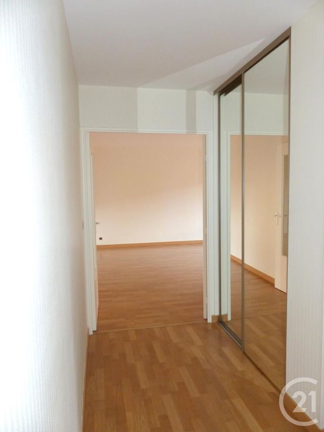 Afficher la photo en grand Appartement F2 à louer - 2 pièces - 50.0 m2 - COMPIEGNE - 60 - PICARDIE - Century 21 Infinity
