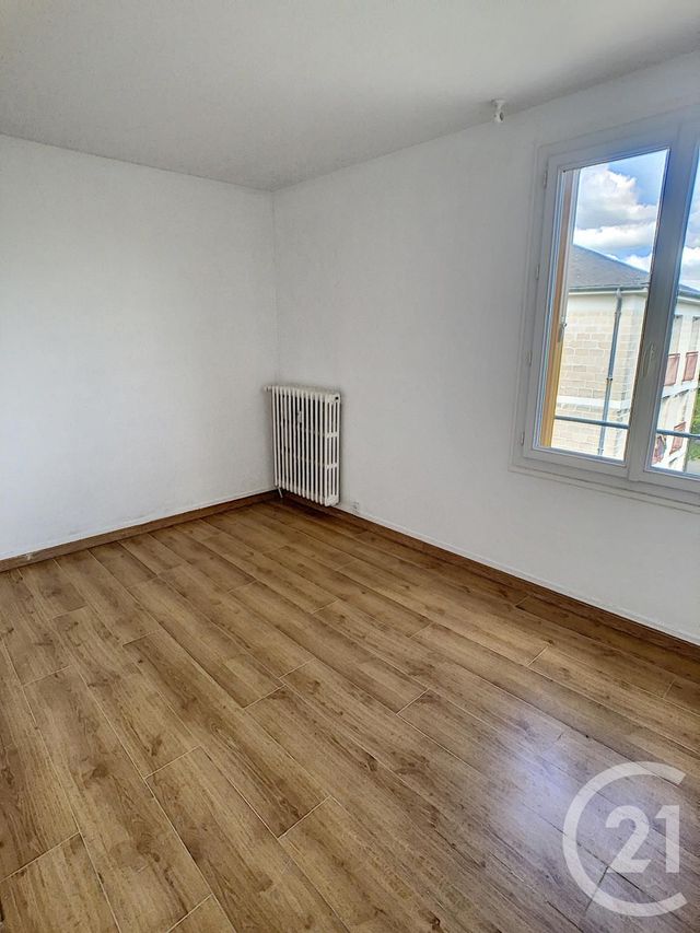 Afficher la photo en grand appartement à louer - 3 pièces - 55.0 m2 - COMPIEGNE - 60 - PICARDIE - Century 21 Infinity