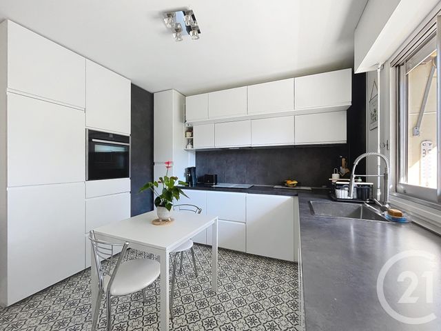 Afficher la photo en grand Appartement F5 à vendre - 5 pièces - 105.12 m2 - COMPIEGNE - 60 - PICARDIE - Century 21 Infinity