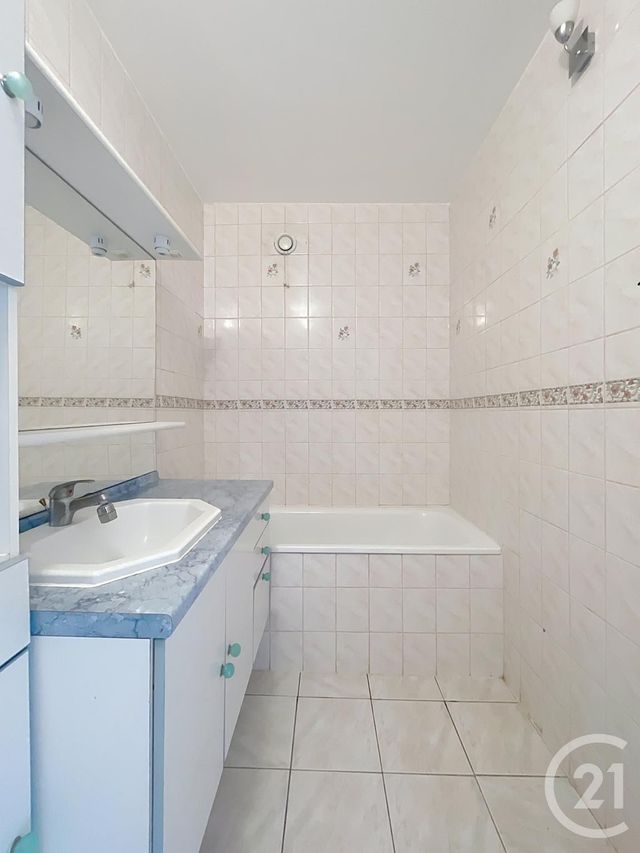 Appartement T4 à vendre - 4 pièces - 93.79 m2 - COMPIEGNE - 60 - PICARDIE - Century 21 Infinity