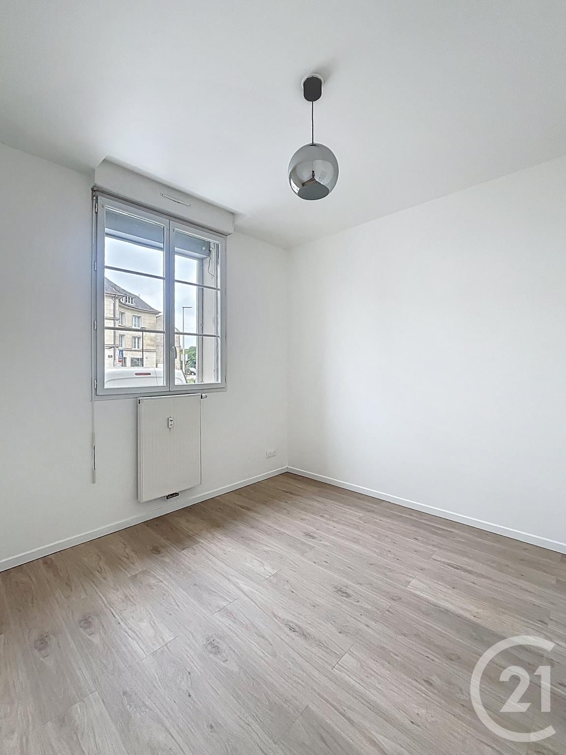 Appartement Duplex à louer - 3 pièces - 49.95 m2 - COMPIEGNE - Miniature 6