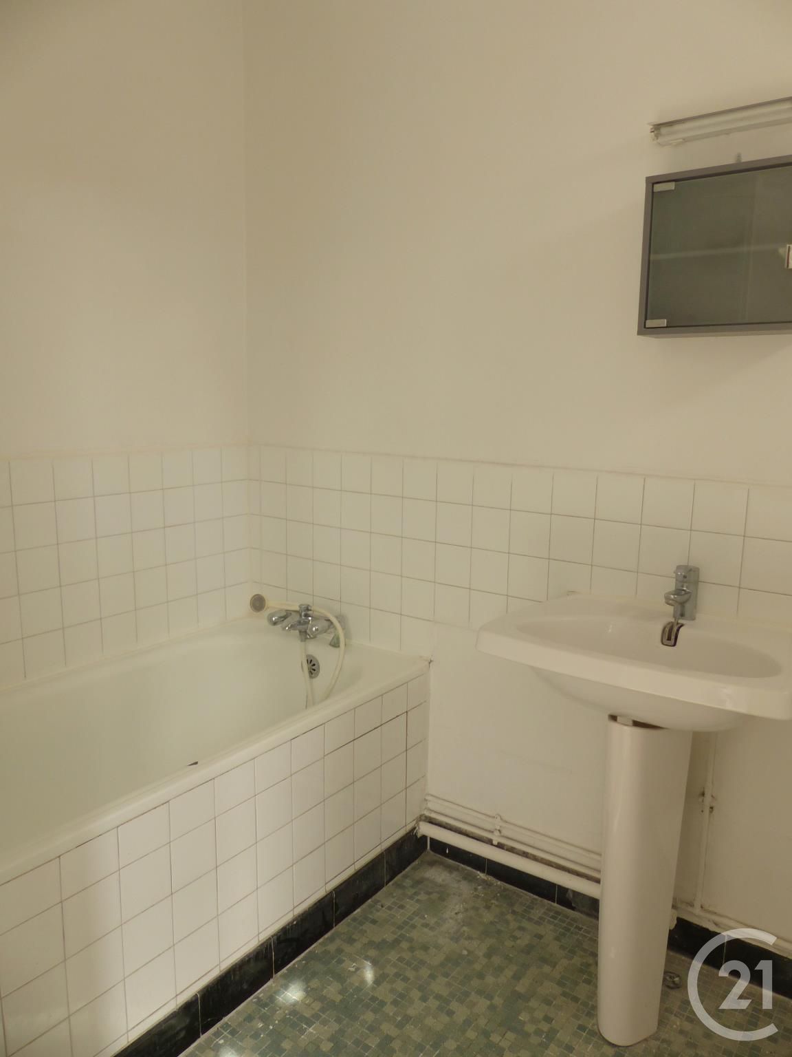 Appartement F1 à louer - 1 pièce - 23.0 m2 - COMPIEGNE - Miniature 5