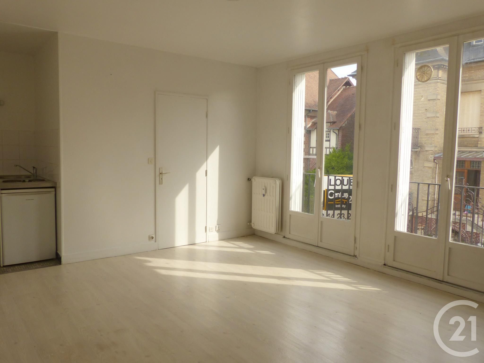 Appartement F1 à louer - 1 pièce - 23.0 m2 - COMPIEGNE - Miniature 2