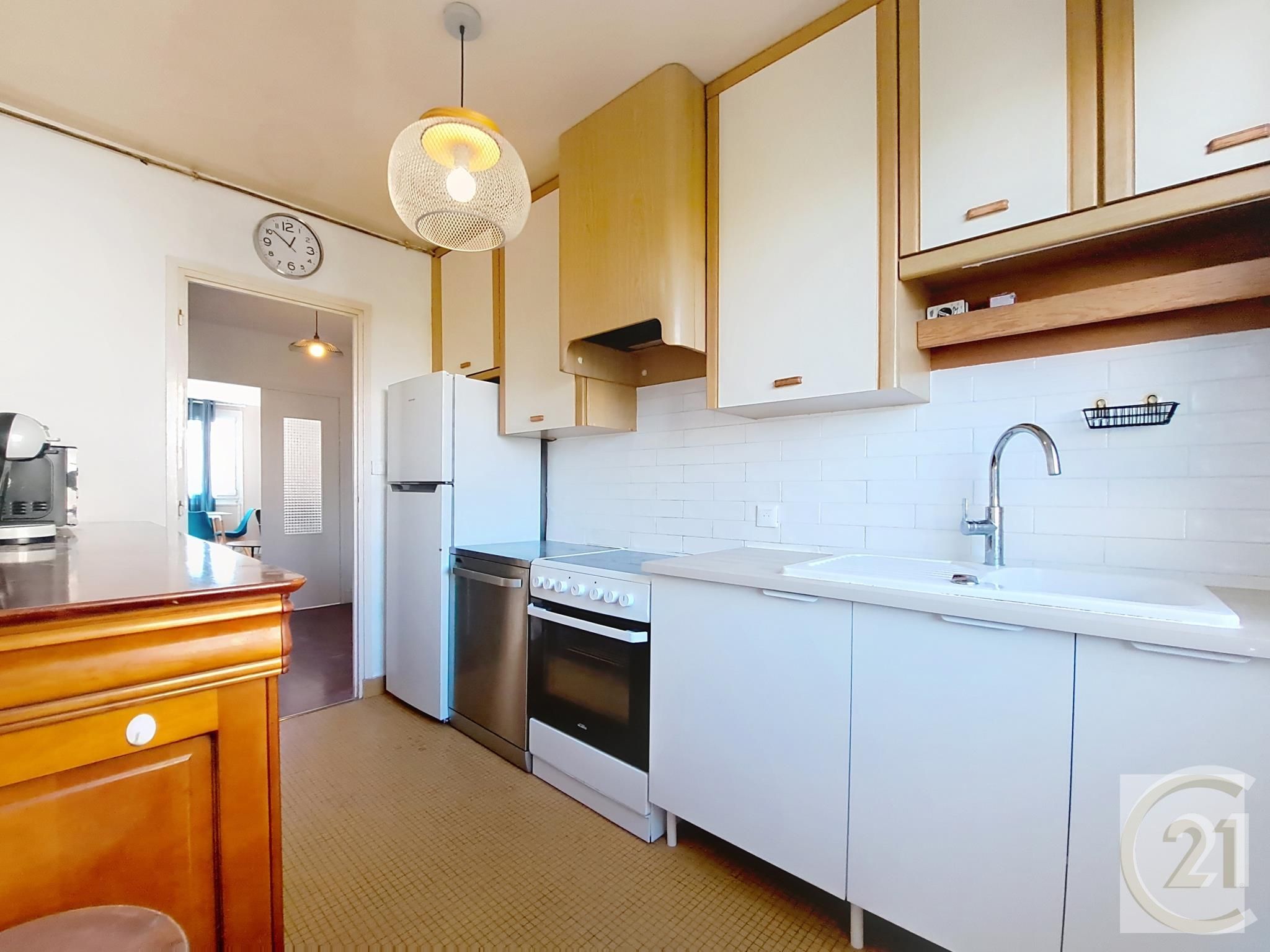 Appartement F4 à louer - 4 pièces - 84.0 m2 - COMPIEGNE - Miniature 4