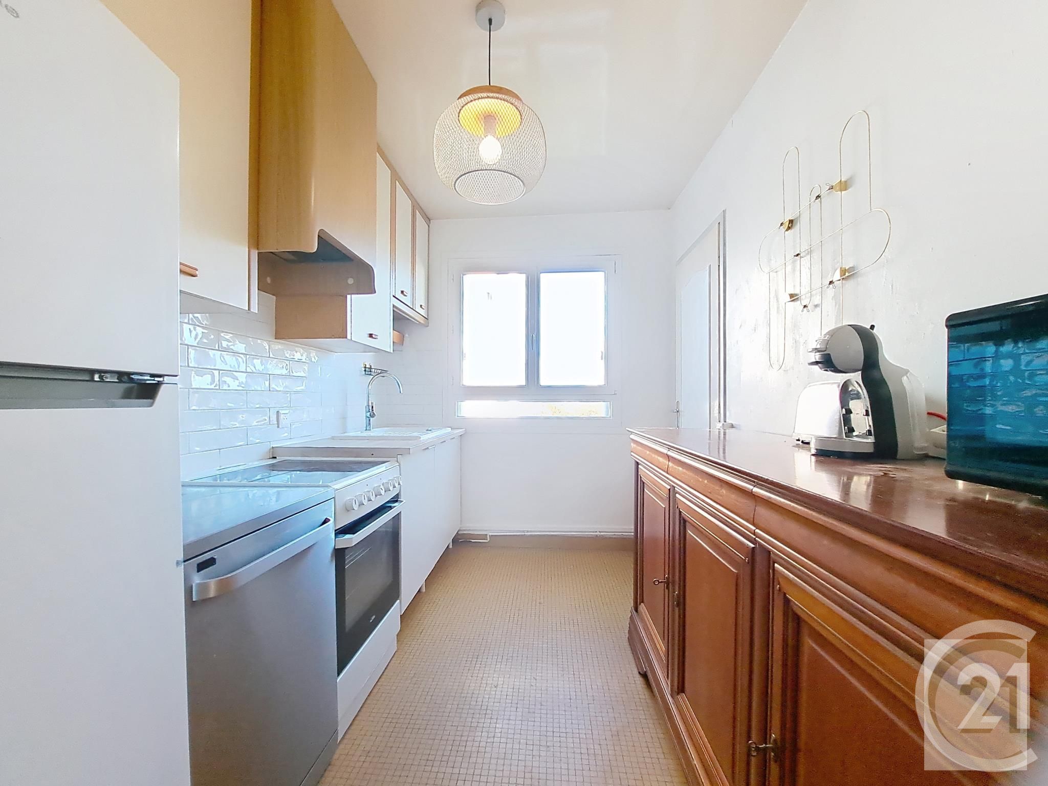 Appartement F4 à louer - 4 pièces - 84.0 m2 - COMPIEGNE - Miniature 3