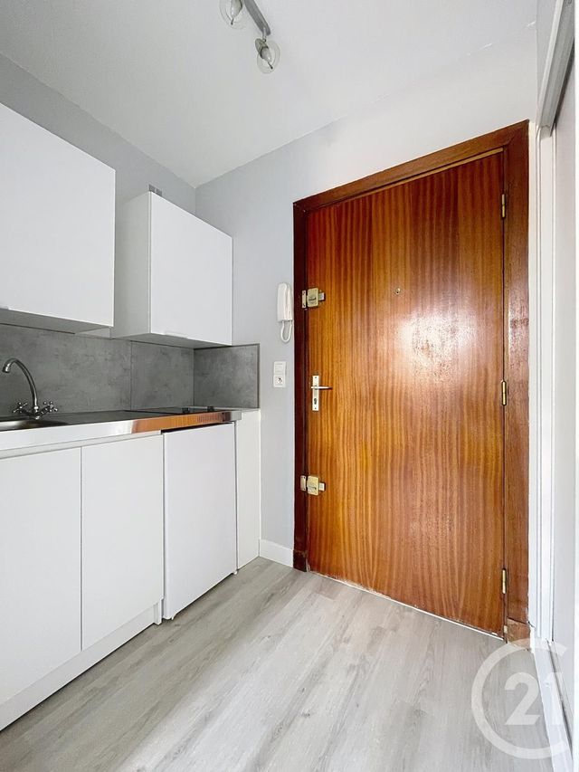Afficher la photo en grand Appartement F1 à vendre - 1 pièce - 25.0 m2 - COMPIEGNE - 60 - PICARDIE - Century 21 Infinity