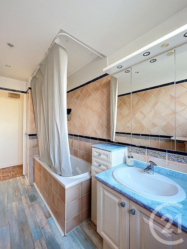 Appartement T4 à vendre - 4 pièces - 72.0 m2 - COMPIEGNE - 60 - PICARDIE - Century 21 Infinity