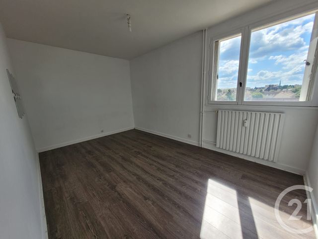 Afficher la photo en grand Appartement F5 à vendre - 5 pièces - 97.94 m2 - COMPIEGNE - 60 - PICARDIE - Century 21 Infinity