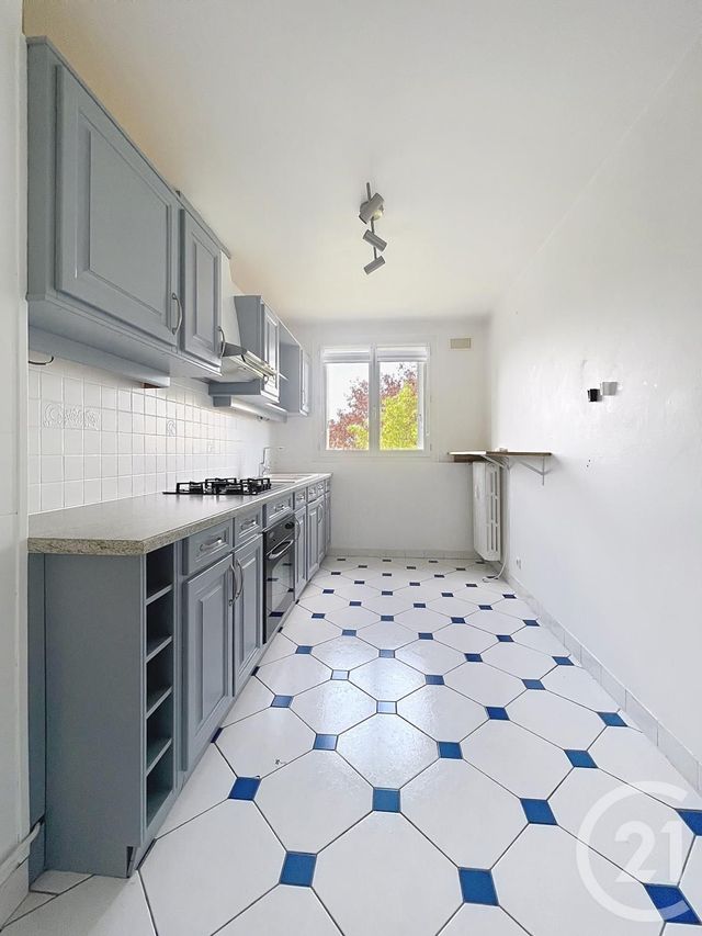 Appartement T4 à vendre - 4 pièces - 74.87 m2 - COMPIEGNE - 60 - PICARDIE - Century 21 Infinity