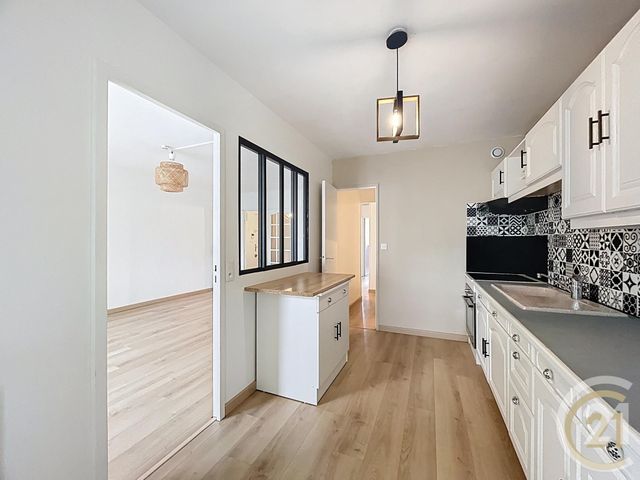 Afficher la photo en grand Appartement F3 à louer - 3 pièces - 74.42 m2 - COMPIEGNE - 60 - PICARDIE - Century 21 Infinity