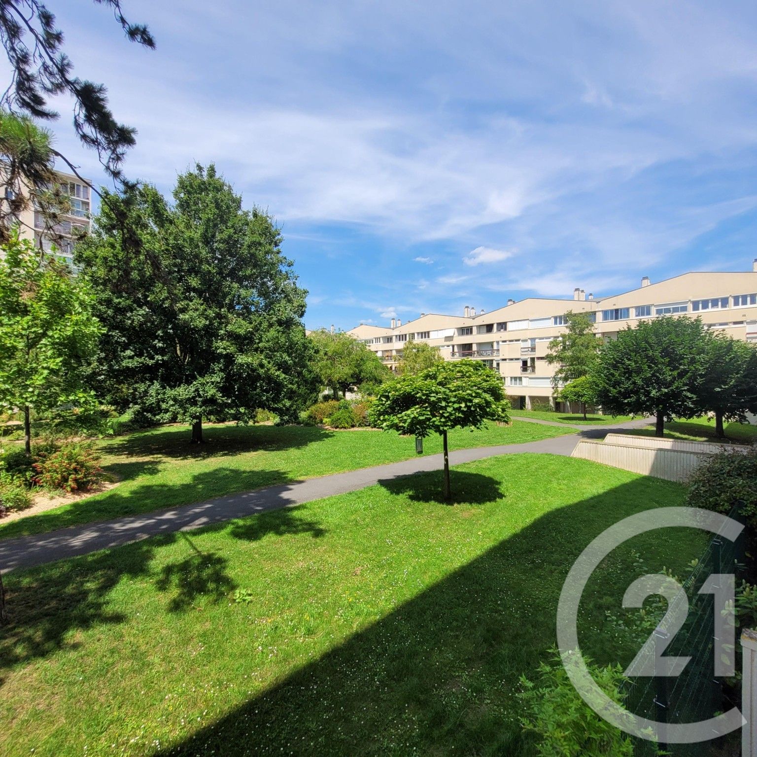 Appartement F3 à vendre - 3 pièces - 76.12 m2 - COMPIEGNE - Miniature 2