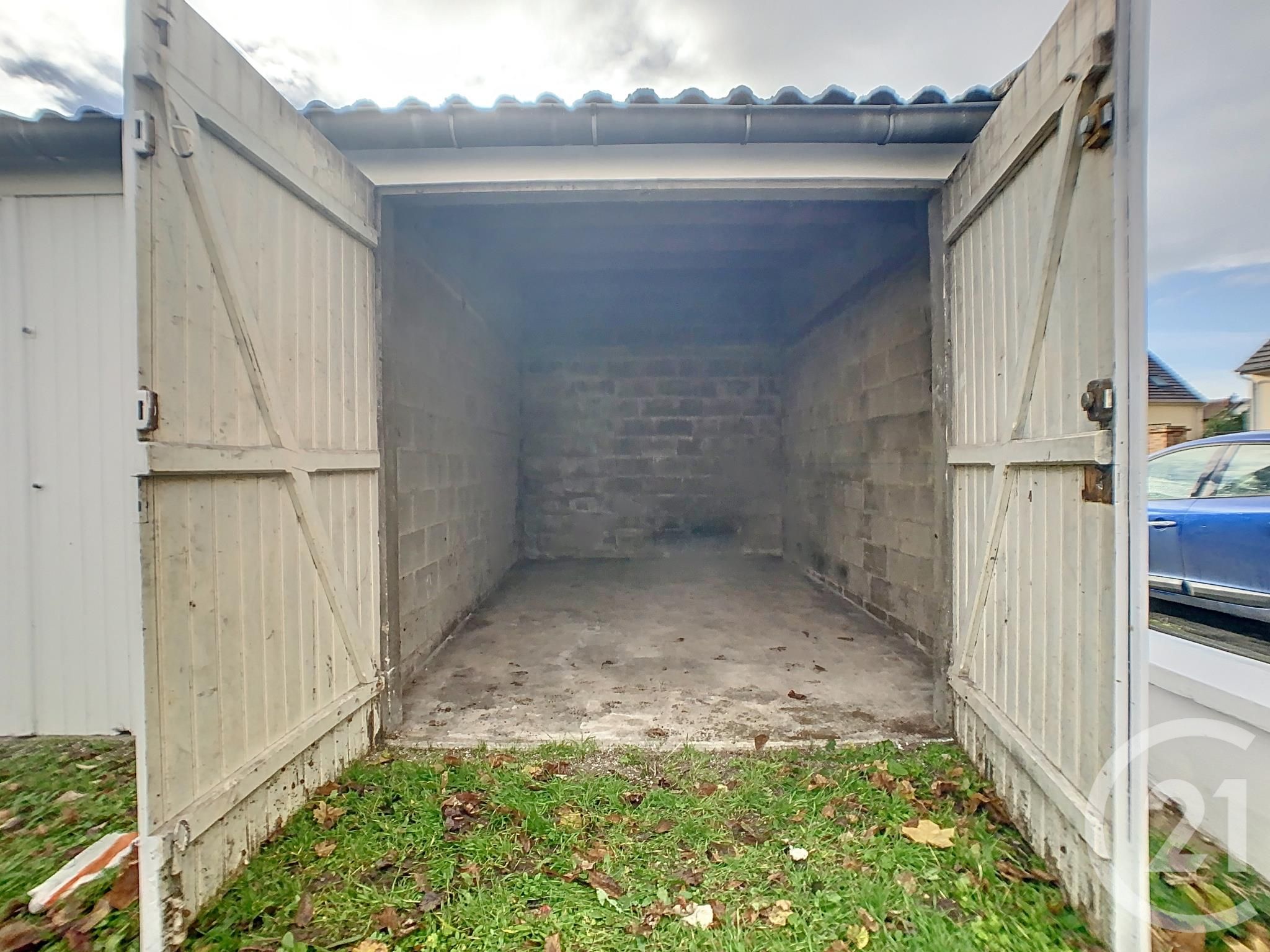 parking à louer - 10.0 m2 - COMPIEGNE - Miniature 3