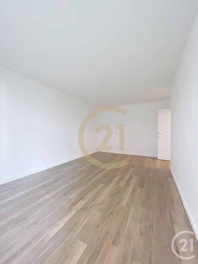 Appartement F4 à louer - 4 pièces - 71.3 m2 - MARGNY LES COMPIEGNE - 60 - PICARDIE - Century 21 Infinity