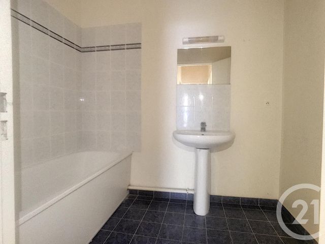 Appartement F3 à louer - 3 pièces - 66.89 m2 - MARGNY LES COMPIEGNE - 60 - PICARDIE - Century 21 Infinity