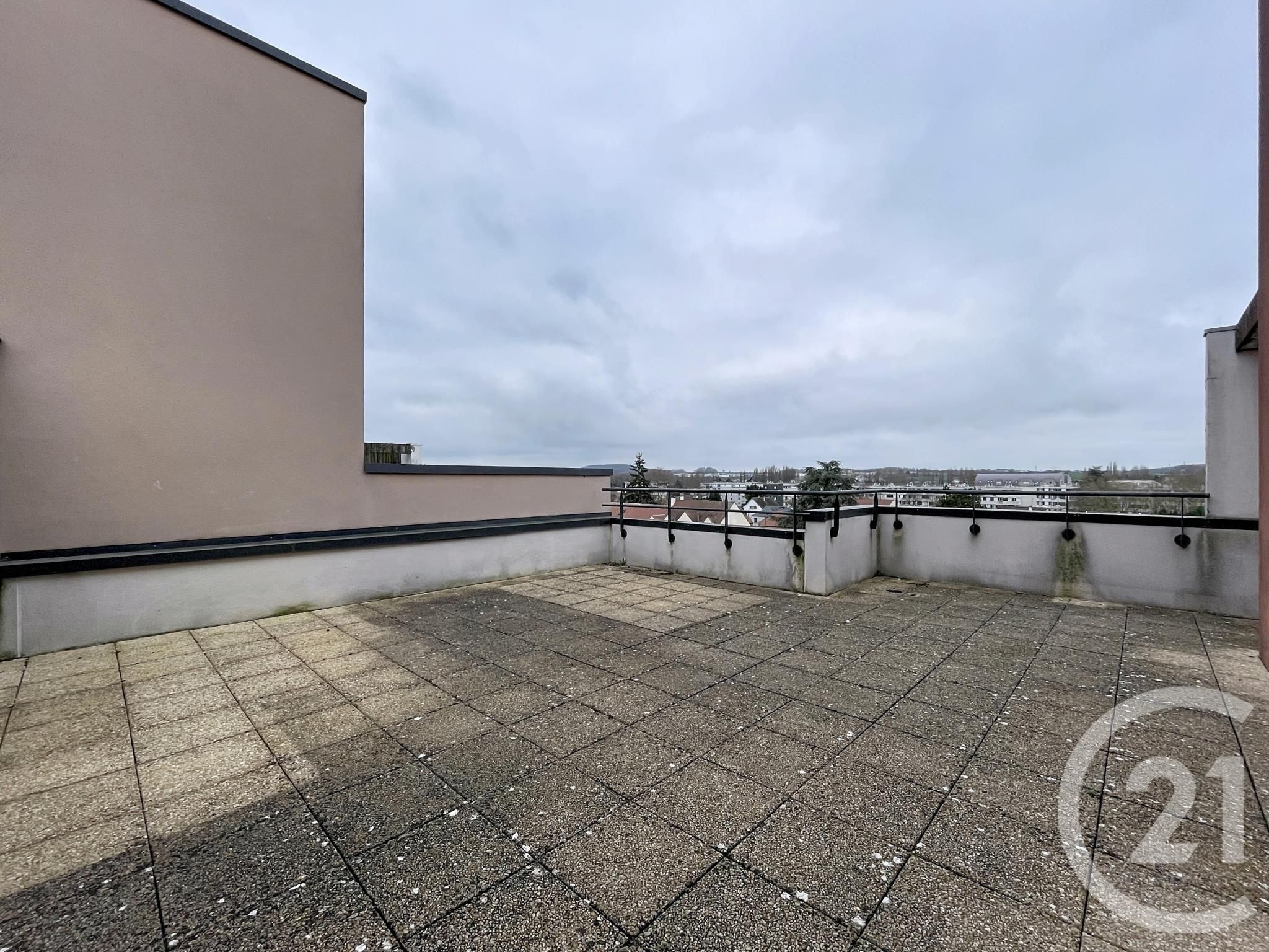 Appartement F3 à vendre - 3 pièces - 72.2 m2 - COMPIEGNE - Miniature 4
