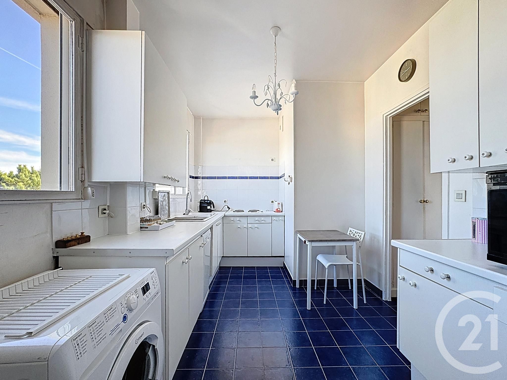 Appartement F4 à vendre - 4 pièces - 76.8 m2 - COMPIEGNE - Miniature 5