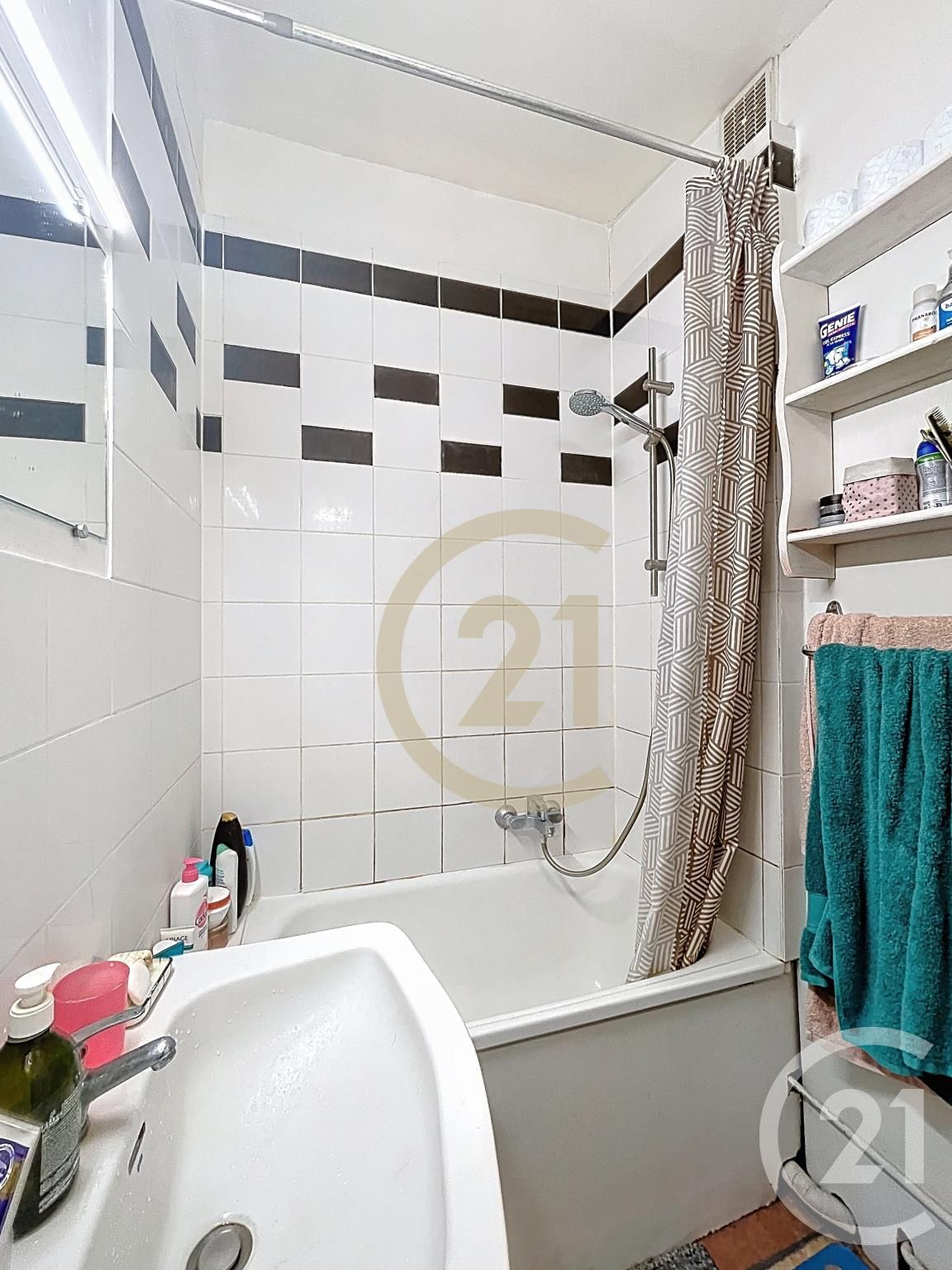Appartement F3 à louer - 3 pièces - 52.15 m2 - COMPIEGNE - Miniature 4