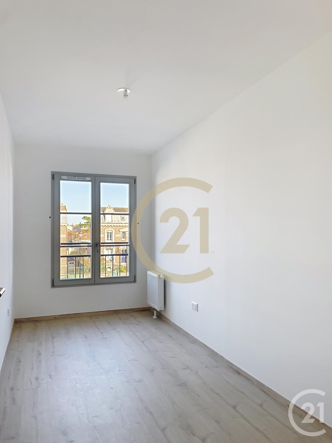 Appartement F4 à vendre - 4 pièces - 90.2 m2 - COMPIEGNE - Miniature 9