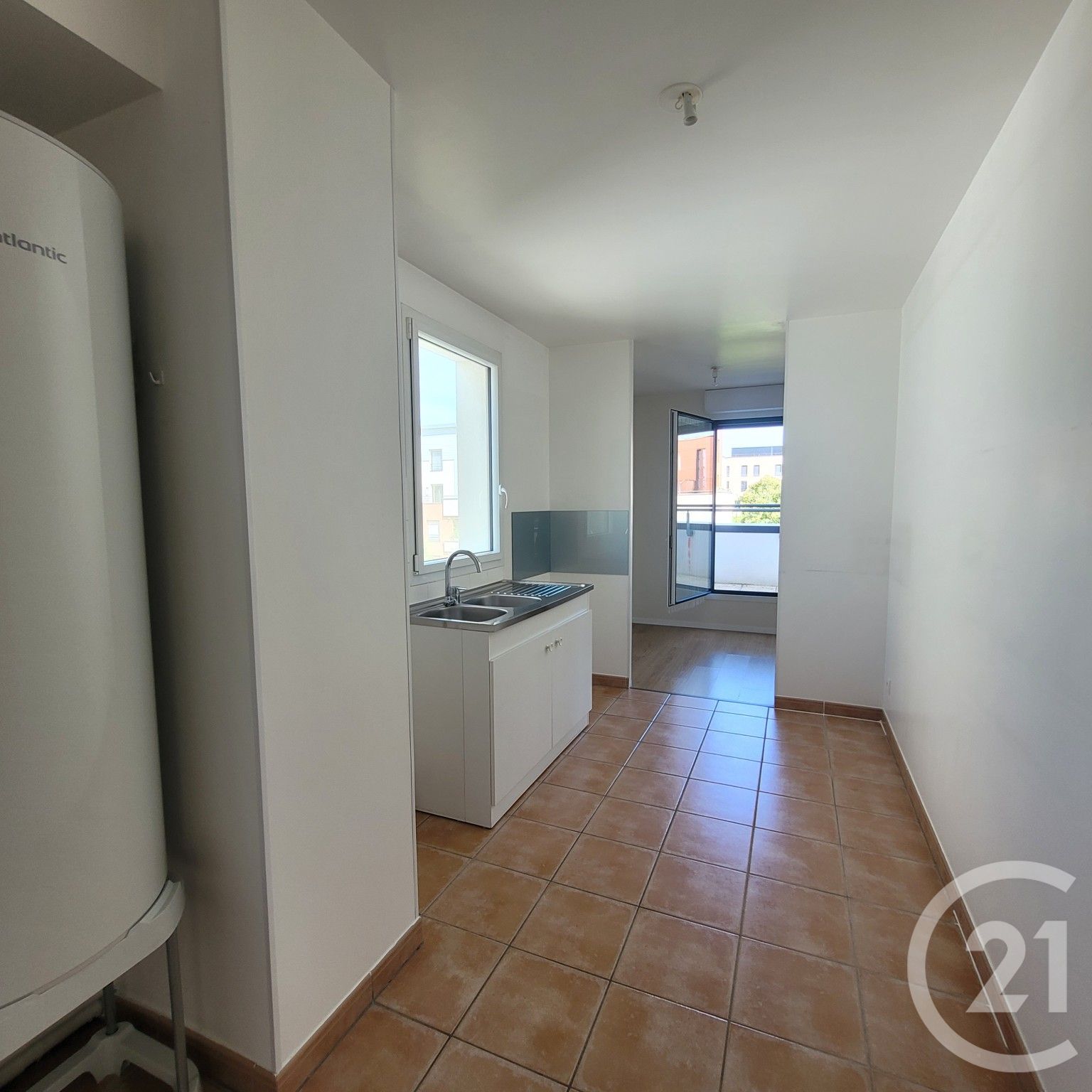 Appartement F3 à vendre - 3 pièces - 75.89 m2 - COMPIEGNE - Miniature 3
