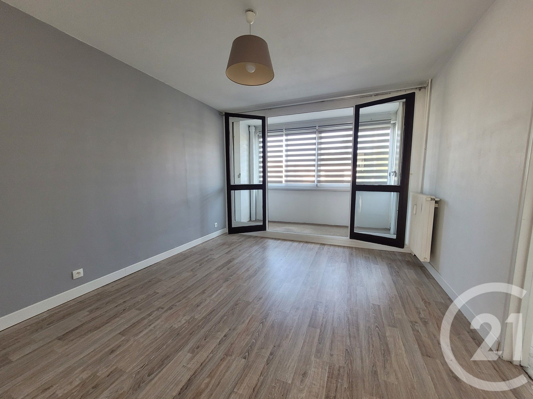 Appartement F3 à vendre - 3 pièces - 75.49 m2 - COMPIEGNE - Miniature 4