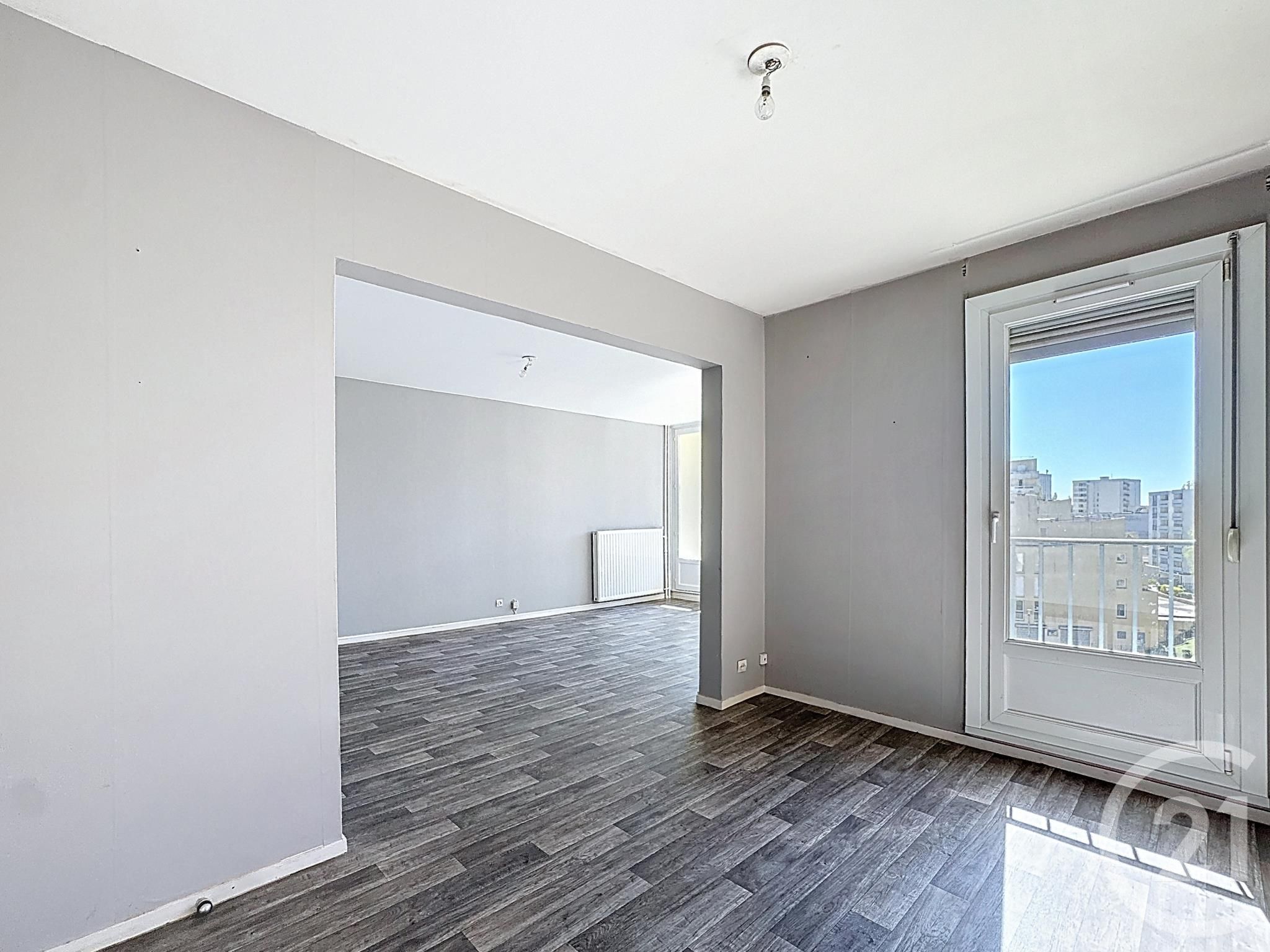Appartement F5 à vendre - 5 pièces - 95.23 m2 - COMPIEGNE - Miniature 3