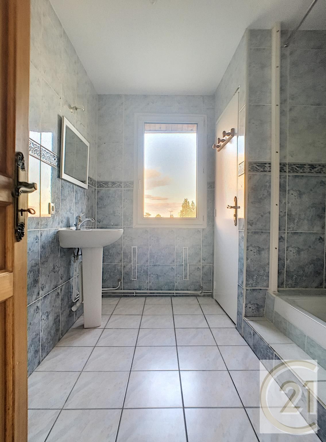 Appartement F3 à louer - 3 pièces - 54.0 m2 - LONGUEIL ANNEL - Miniature 9