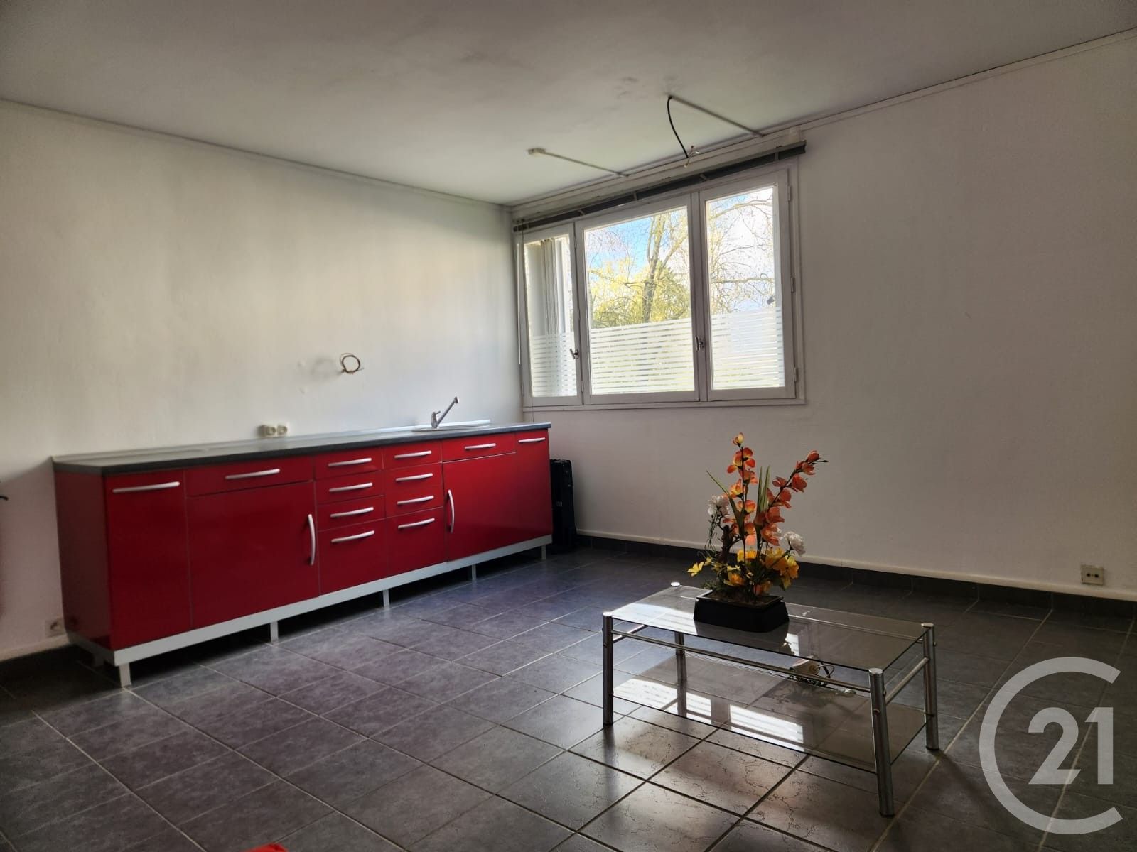 Appartement F4 à vendre - 4 pièces - 85.0 m2 - COMPIEGNE - Miniature 4