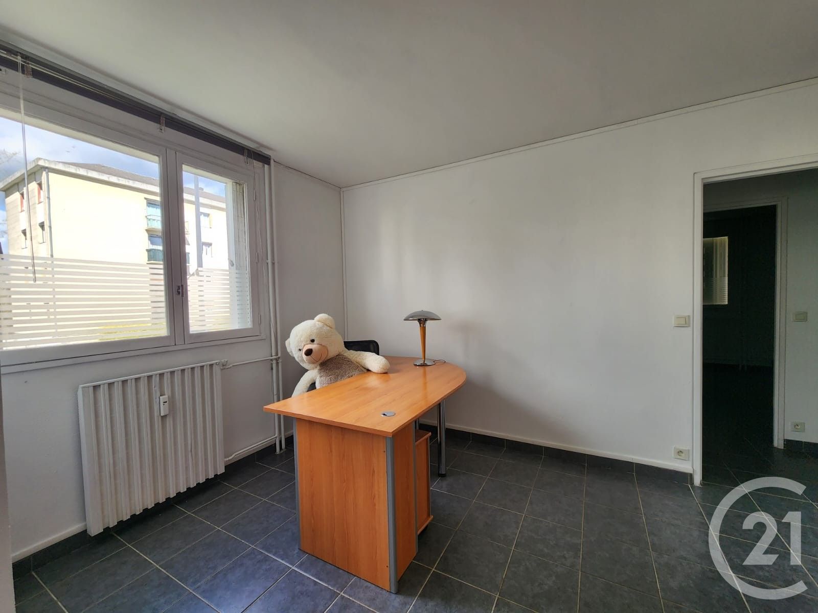 Appartement F4 à vendre - 4 pièces - 85.0 m2 - COMPIEGNE - Miniature 5