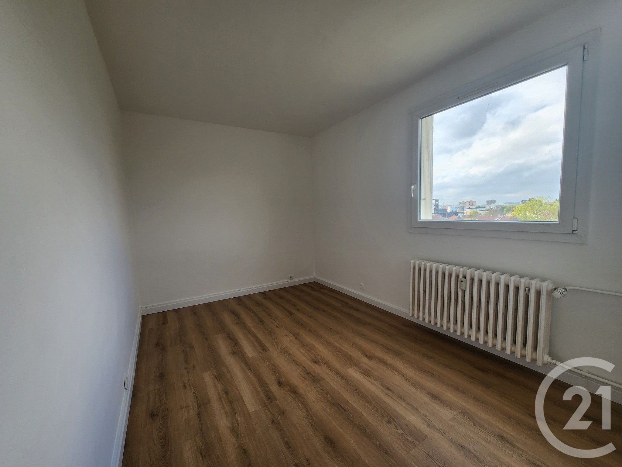 Appartement F4 à vendre - 4 pièces - 70.0 m2 - COMPIEGNE - Miniature 6