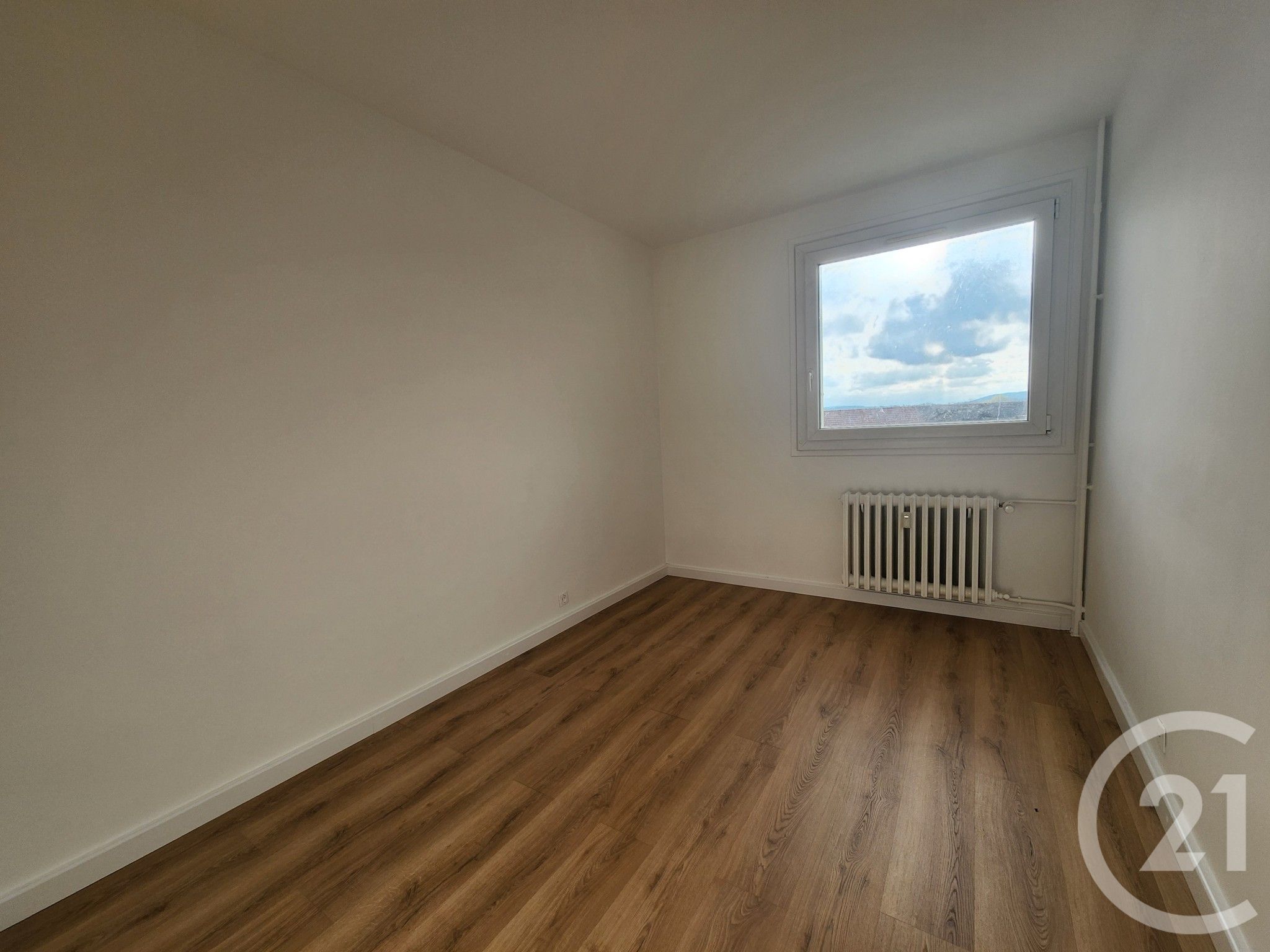 Appartement F4 à vendre - 4 pièces - 70.0 m2 - COMPIEGNE - Miniature 5