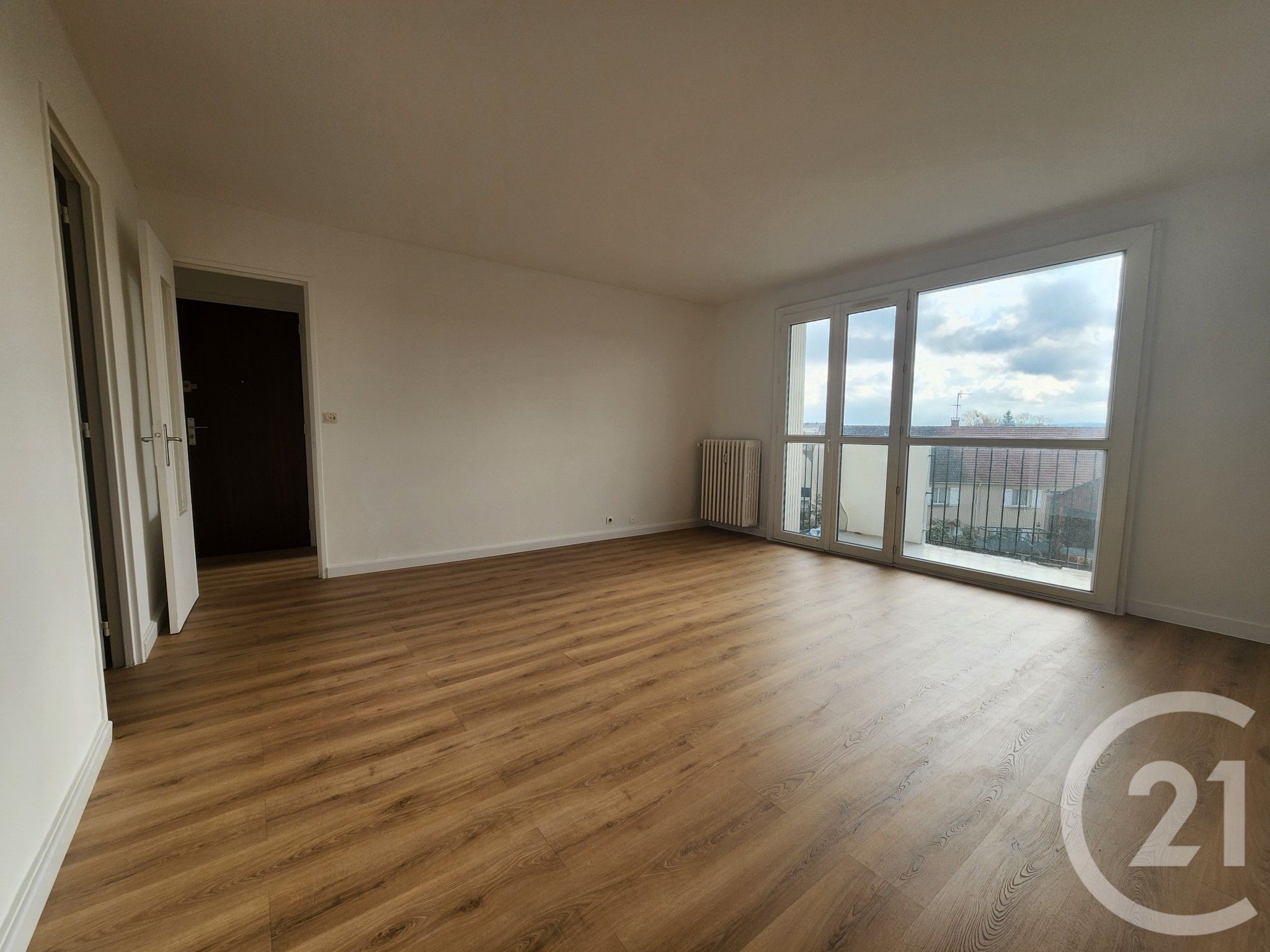 Appartement F4 à vendre - 4 pièces - 70.0 m2 - COMPIEGNE - Miniature 3