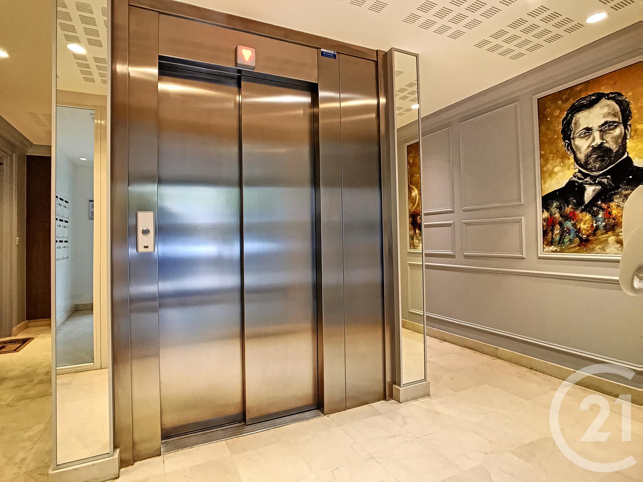 Appartement F2 à louer - 2 pièces - 53.72 m2 - COMPIEGNE - Miniature 2