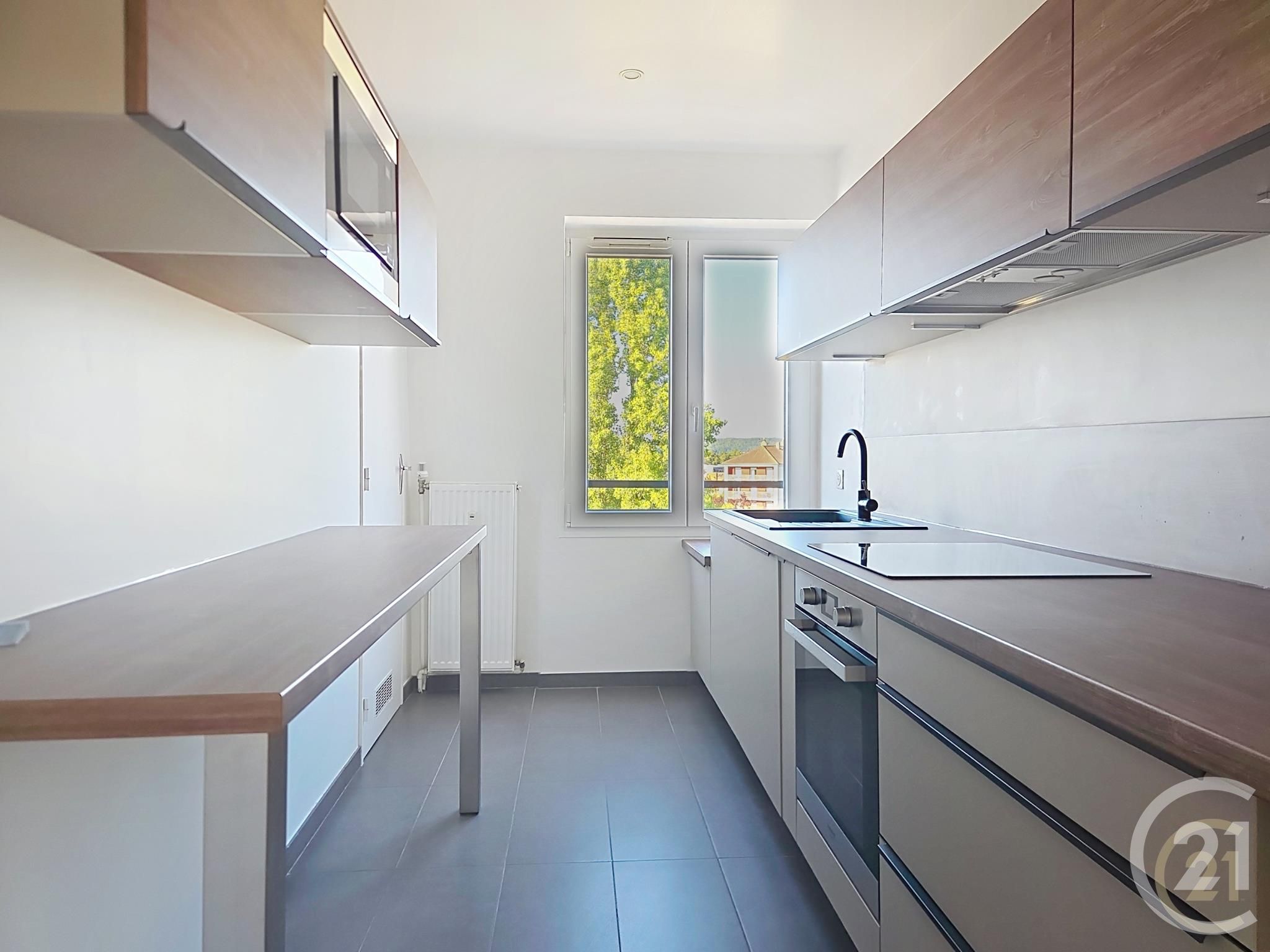 Appartement F3 à louer - 3 pièces - 62.76 m2 - COMPIEGNE - Miniature 3