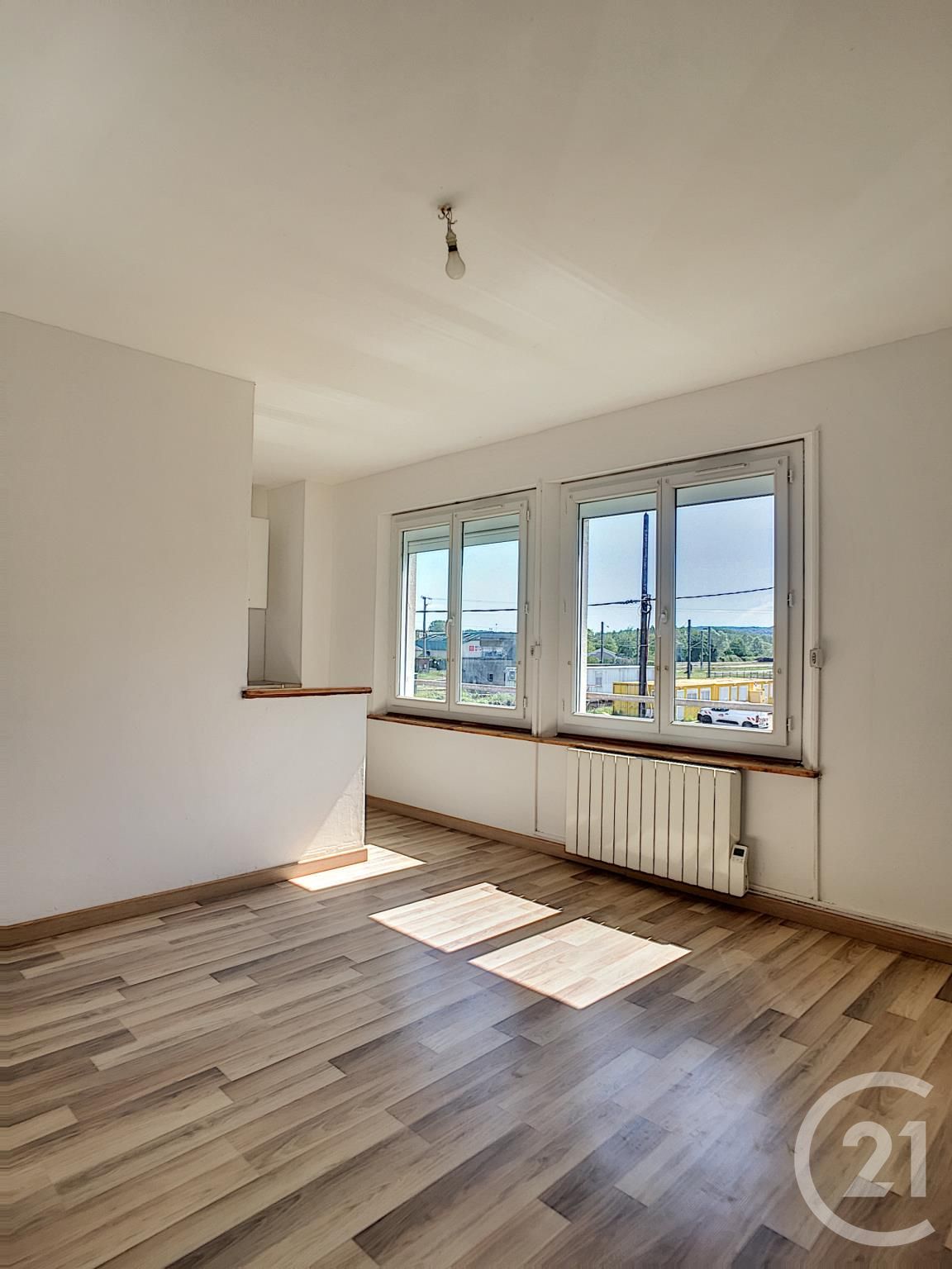 Appartement F2 à louer - 2 pièces - 37.0 m2 - VERBERIE - Miniature 2