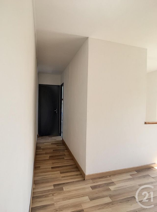 Appartement F2 à louer - 2 pièces - 37.0 m2 - VERBERIE - 60 - PICARDIE - Century 21 Infinity