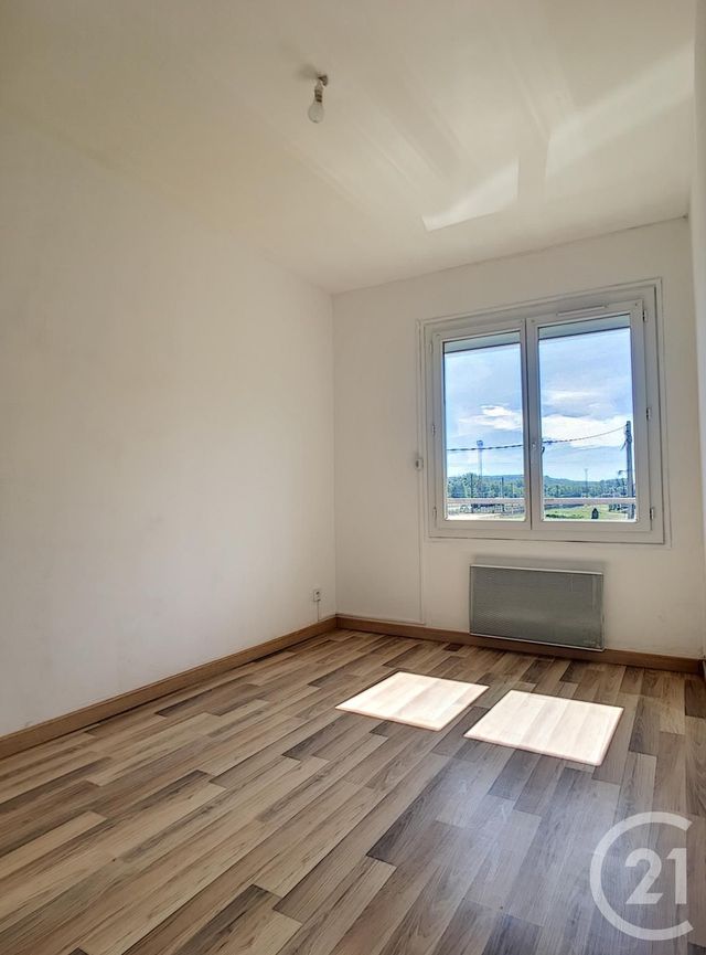 Appartement F2 à louer - 2 pièces - 37.0 m2 - VERBERIE - 60 - PICARDIE - Century 21 Infinity