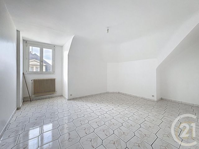 Appartement F3 à louer - 3 pièces - 74.72 m2 - COMPIEGNE - 60 - PICARDIE - Century 21 Infinity
