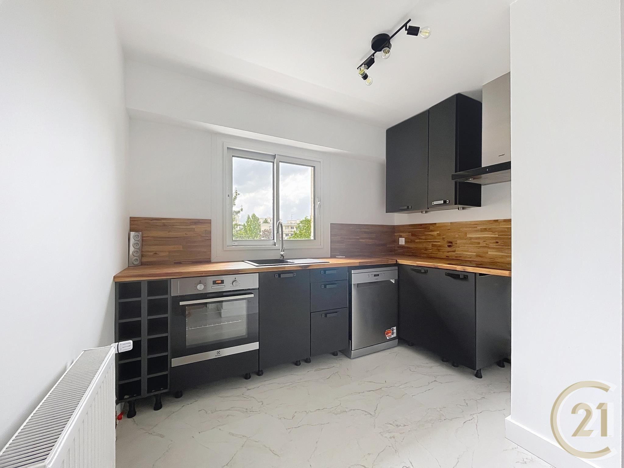 Appartement F3 à louer - 3 pièces - 69.45 m2 - COMPIEGNE - Miniature 2